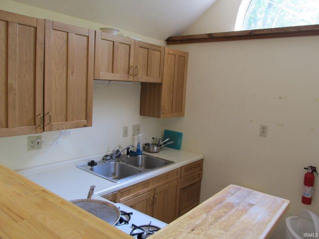 613 W Kirkwood Avenue, Bloomington, IN 47404