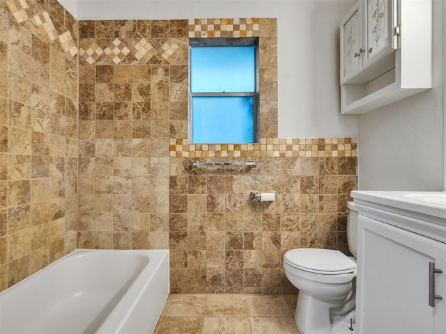 1905 County Road 235, Alvin, TX 77511