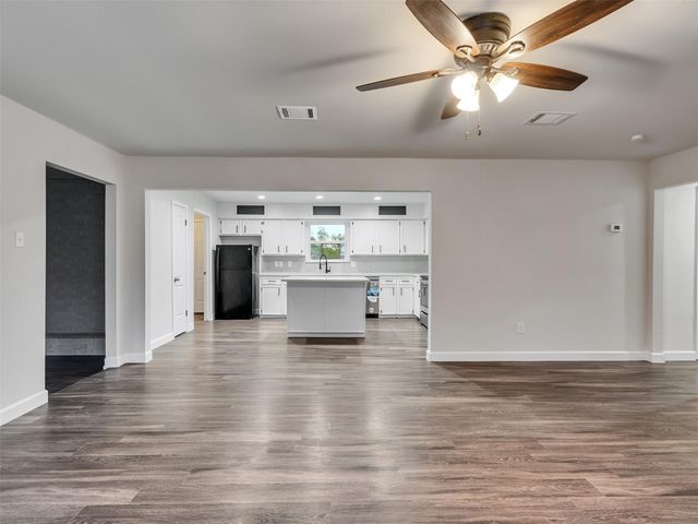 1905 County Road 235, Alvin, TX 77511