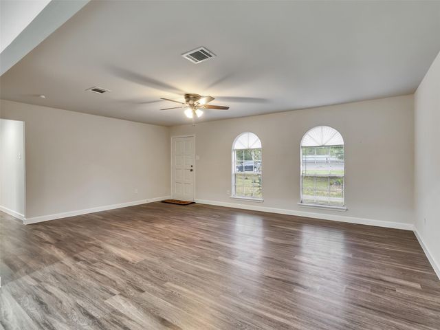 1905 County Road 235, Alvin, TX 77511