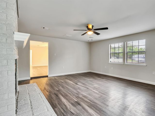 1905 County Road 235, Alvin, TX 77511