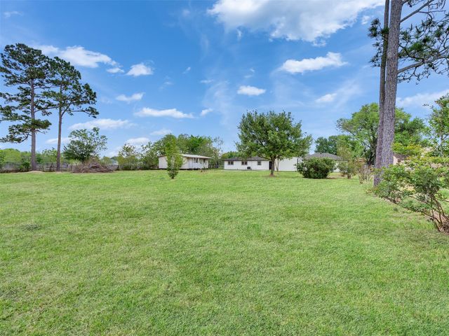 1905 County Road 235, Alvin, TX 77511