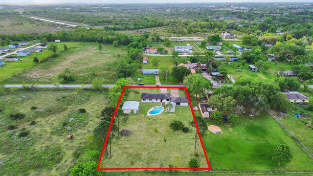 1905 County Road 235, Alvin, TX 77511