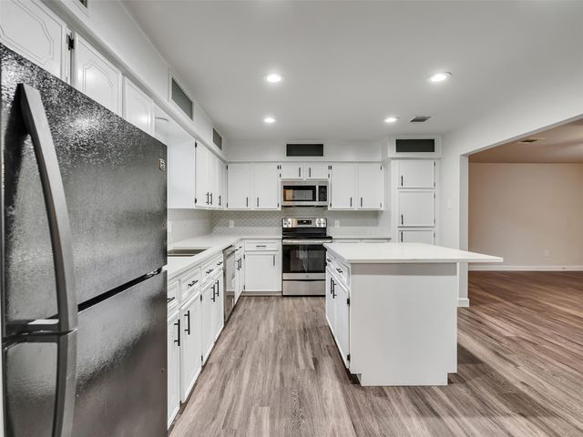 1905 County Road 235, Alvin, TX 77511