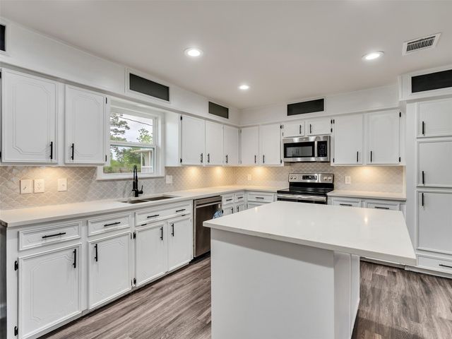 1905 County Road 235, Alvin, TX 77511