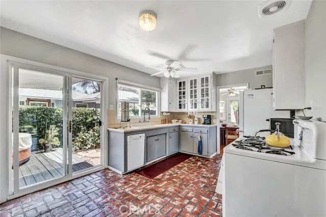 1135 W 10th Street, Santa Ana, CA 92703