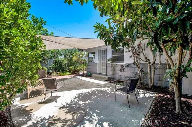 1135 W 10th Street, Santa Ana, CA 92703