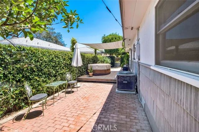 1135 W 10th Street, Santa Ana, CA 92703