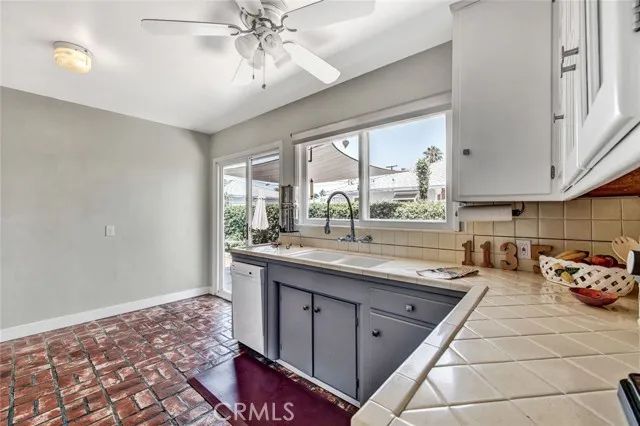 1135 W 10th Street, Santa Ana, CA 92703
