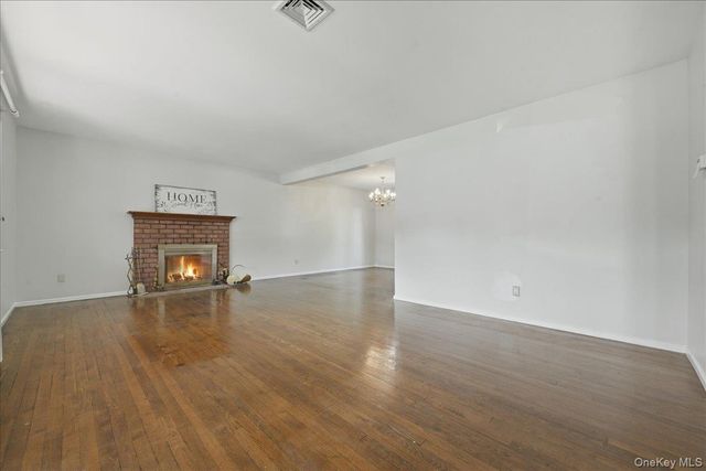 1395 Meadowbrook Road, Merrick, NY 11566