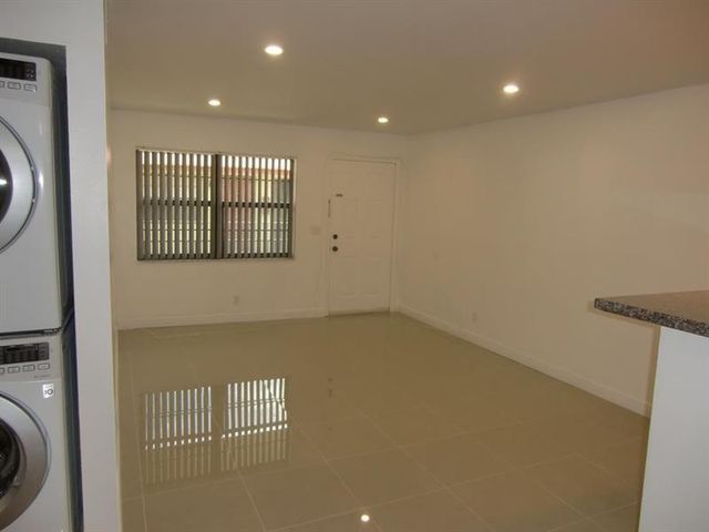 3243 104 Avenue, Coral Springs, FL 33065