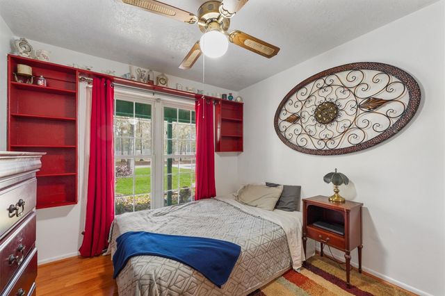 501 Woodridge Drive, Conroe, TX 77306