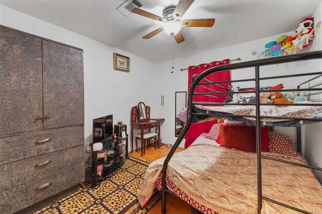 501 Woodridge Drive, Conroe, TX 77306