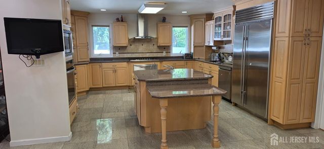 6 Sandra Drive, Edison, NJ 08820