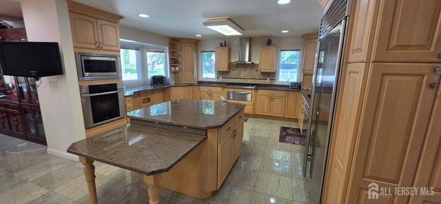 6 Sandra Drive, Edison, NJ 08820