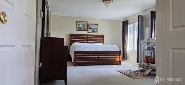 6 Sandra Drive, Edison, NJ 08820