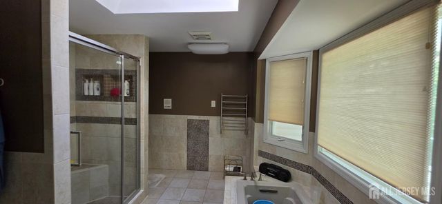 6 Sandra Drive, Edison, NJ 08820