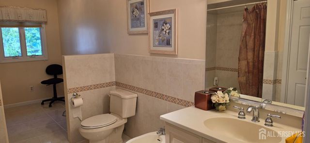 6 Sandra Drive, Edison, NJ 08820