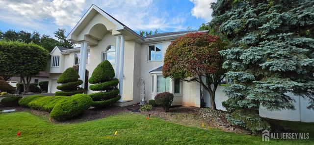 6 Sandra Drive, Edison, NJ 08820