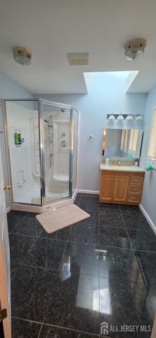 6 Sandra Drive, Edison, NJ 08820