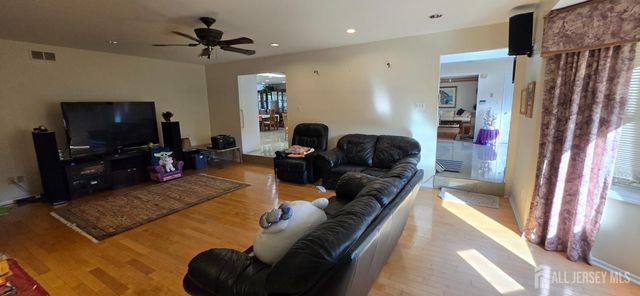 6 Sandra Drive, Edison, NJ 08820
