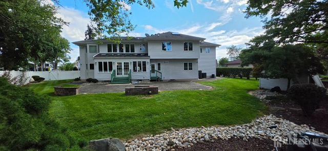 6 Sandra Drive, Edison, NJ 08820