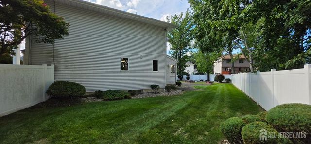 6 Sandra Drive, Edison, NJ 08820