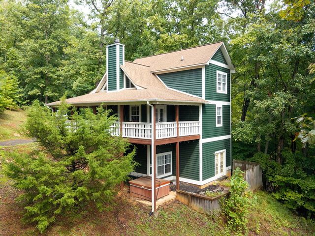 2103 Pooh Corner, Hiawassee, GA 30546