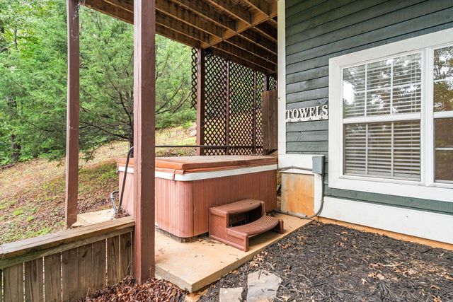 2103 Pooh Corner, Hiawassee, GA 30546