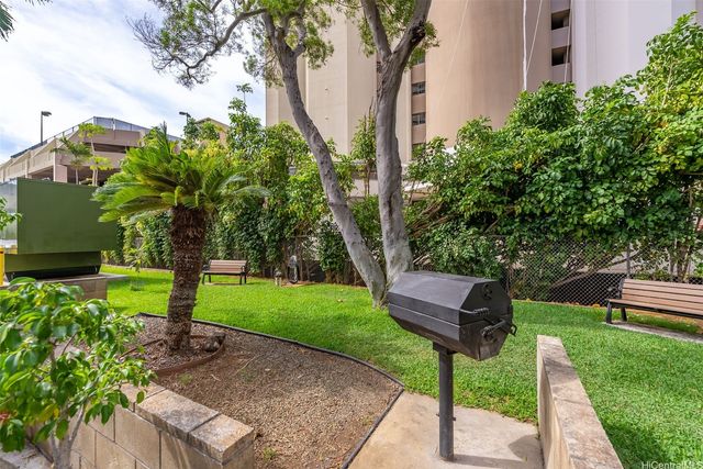 2525 Date Street 603, Honolulu, HI 96826