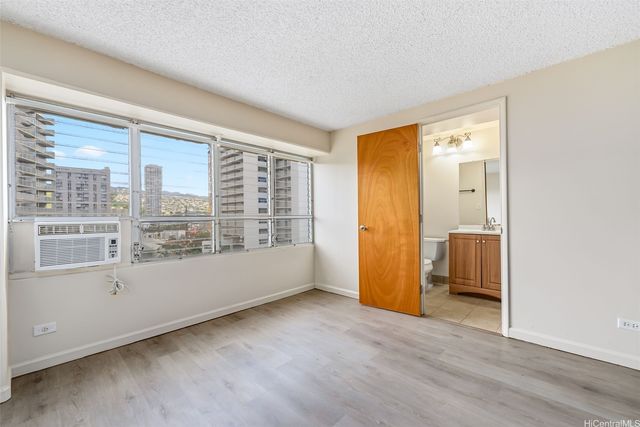 2525 Date Street 603, Honolulu, HI 96826