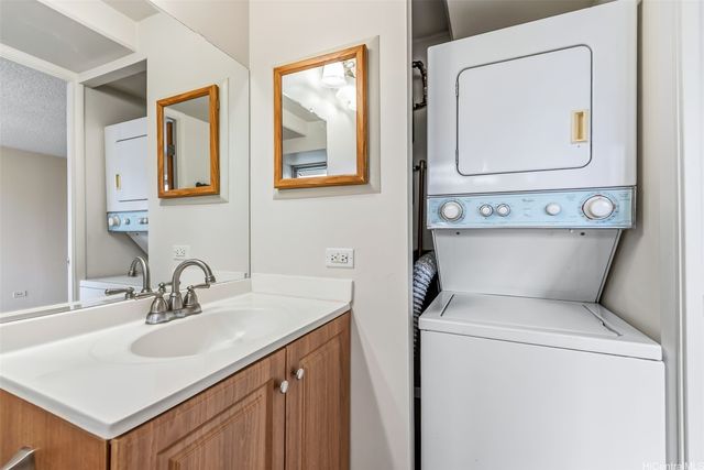 2525 Date Street 603, Honolulu, HI 96826