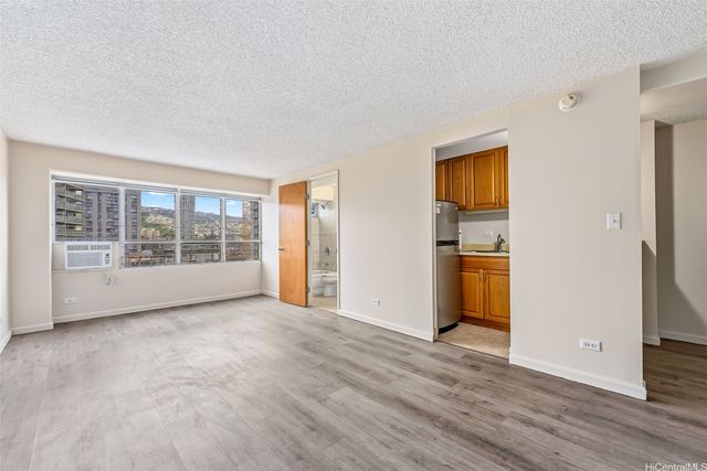 2525 Date Street 603, Honolulu, HI 96826