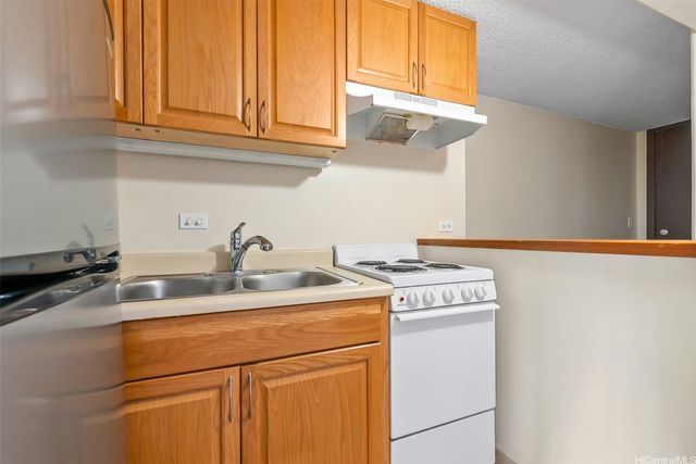 2525 Date Street 603, Honolulu, HI 96826