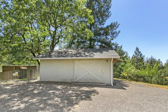 27197 Norton Grade Rd, Colfax, CA 95713