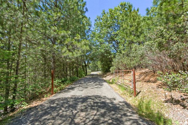 27197 Norton Grade Rd, Colfax, CA 95713