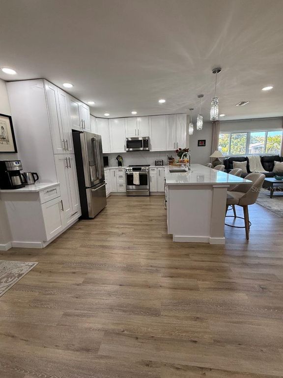 5247 CARMILFRA DRIVE, Sarasota, FL 34231