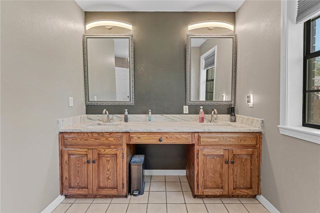 110 N 85th Avenue, Fayetteville, AR 72704