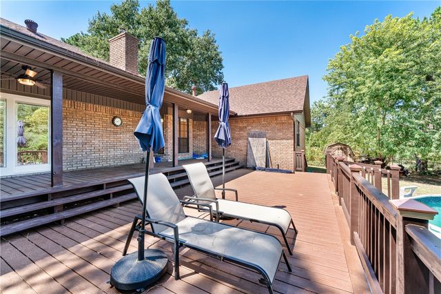 110 N 85th Avenue, Fayetteville, AR 72704