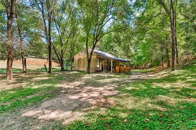 110 N 85th Avenue, Fayetteville, AR 72704