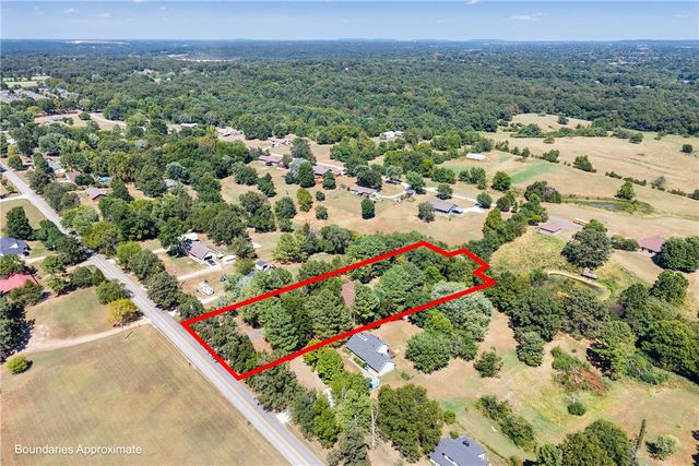 110 N 85th Avenue, Fayetteville, AR 72704