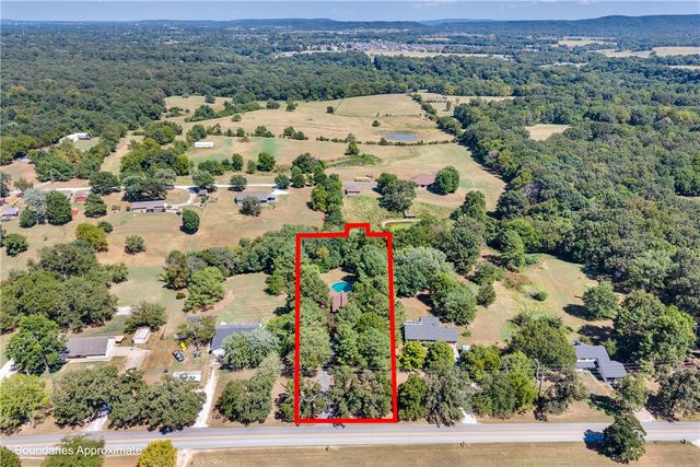 110 N 85th Avenue, Fayetteville, AR 72704
