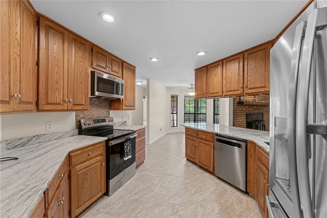 110 N 85th Avenue, Fayetteville, AR 72704