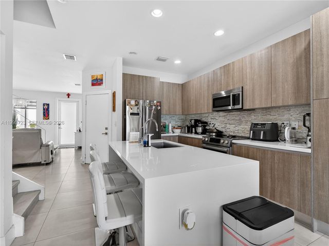 7159 NW 102nd Place, Doral, FL 33178