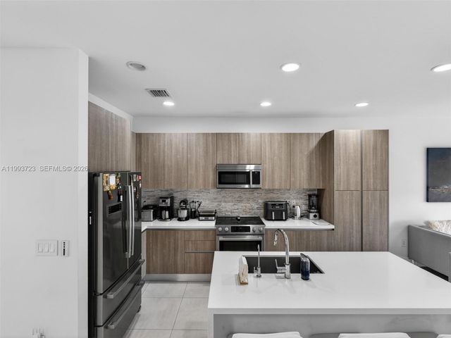 7159 NW 102nd Place, Doral, FL 33178