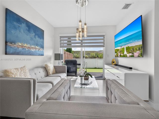 7159 NW 102nd Place, Doral, FL 33178