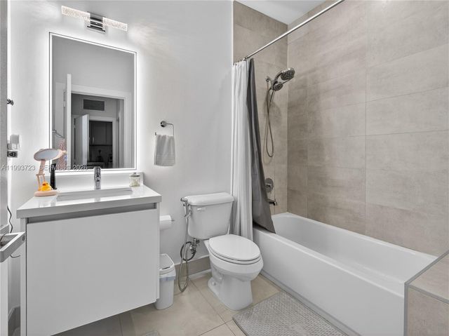 7159 NW 102nd Place, Doral, FL 33178