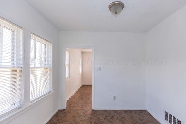 1129 E Francis Avenue, Pampa, TX 79065