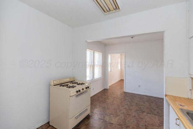 1129 E Francis Avenue, Pampa, TX 79065