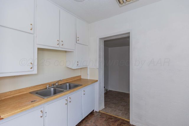 1129 E Francis Avenue, Pampa, TX 79065